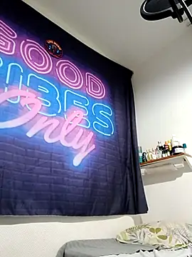 Mikaaa97's Live XXX Chat