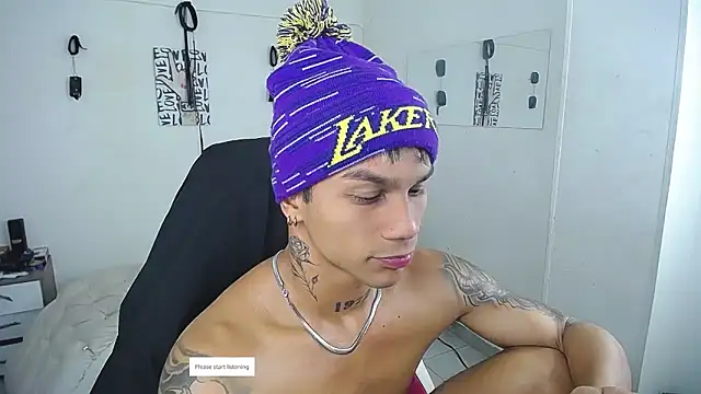 Leonard_Price – Live XXX-chat