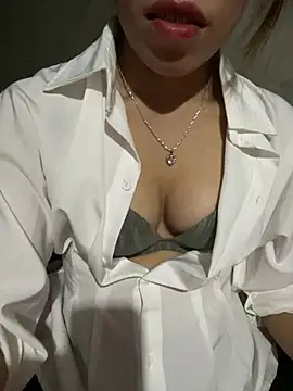 Show de nhinhi-sexy na webcam