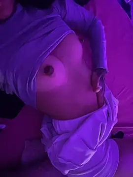 Chat +18 de TweetiePieXXX ao vivo