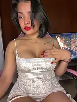 Chloe_Mullerr Chat XXX in diretta