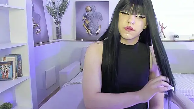 Madison_dolly Show in webcam