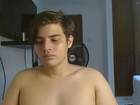 Chat +18 de BadBunny_69 ao vivo