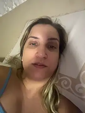 Bia_sexynovaes Chat XXX in diretta