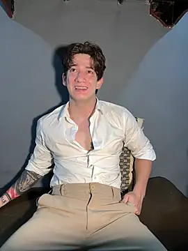 Chat +18 de AteneoJr ao vivo