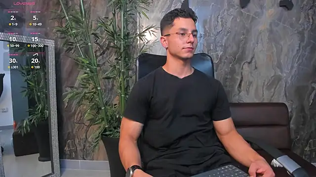 Noah_Clarkk webkamerás műsora