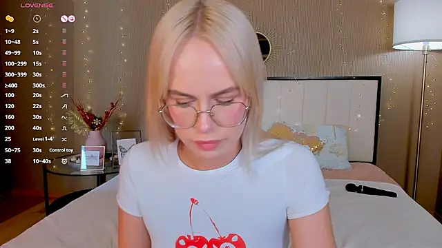 bellatipn Live XXX chat