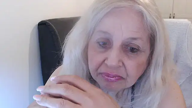 SusiLifeXXX Adlı Modelin Canlı XXX Sohbeti