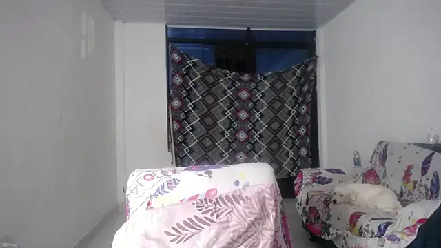 sirena_15 élő XXX-chatje