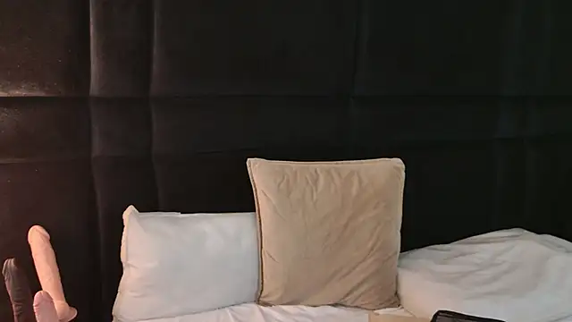 XXX chat uživo modela EllaEvanz