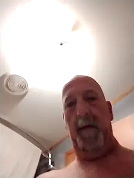 Yankeedave420 live XXX chat