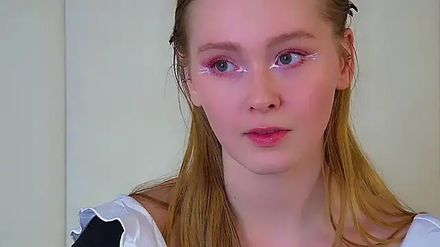 AgataFoxley Adlı Modelin Canlı XXX Sohbeti