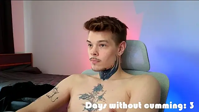 Show modela DENIS_HERE na web-kameri