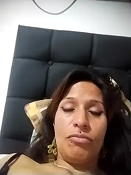 DianaasmorのライブXXXチャット