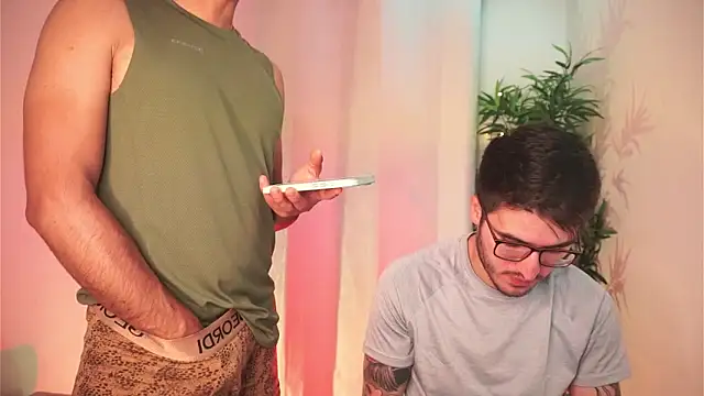 Show modela dam0n_fr0st na web-kameri