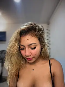 Dulce_Sofi_ Chat XXX in diretta