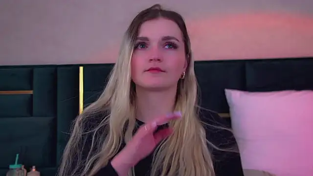 AnnyRaii Chat XXX in diretta