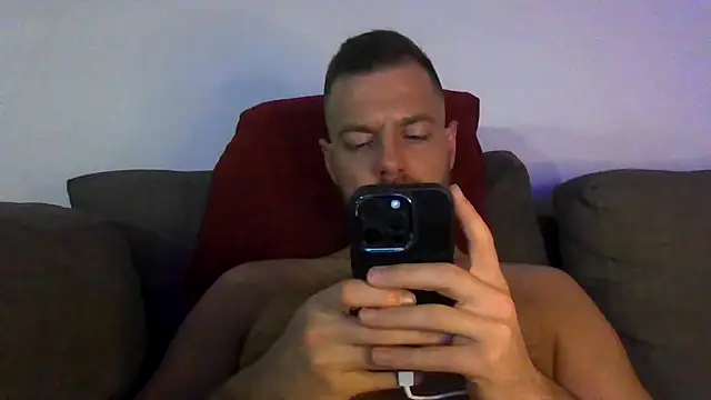 XXX chat uživo modela cheekycherryx