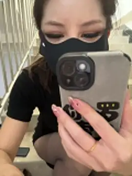 Carlin-yiyi 网络视讯表演