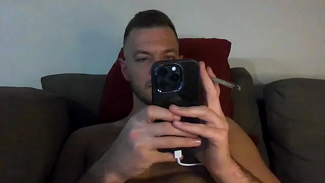 XXX chat uživo modela cheekycherryx