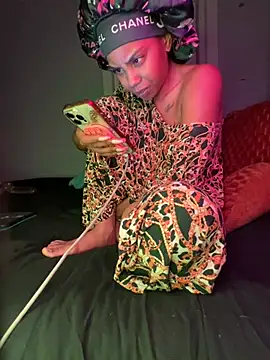 Pokazy przed kamerką – TheRealOshunQueen