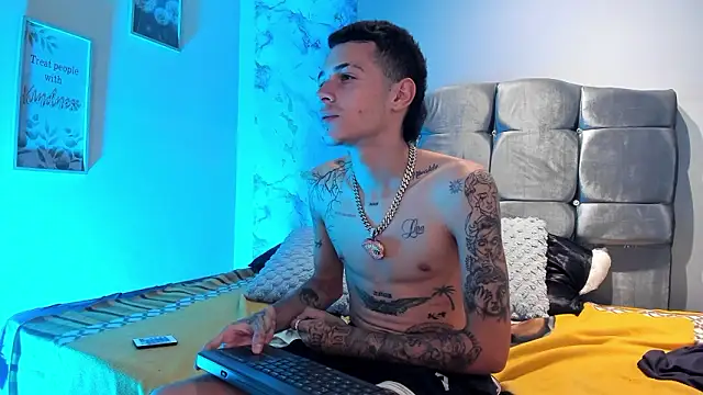 XXX chat uživo modela ELL_PBC