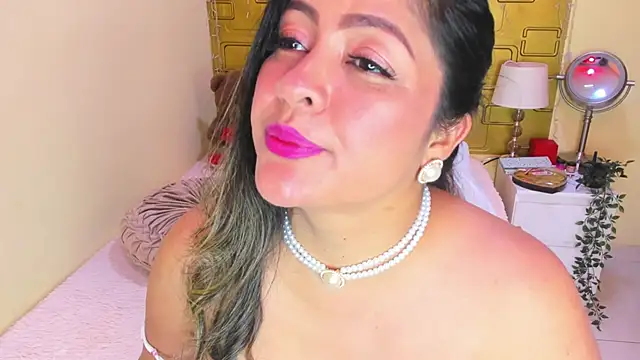 Julia_Haye Chat XXX live