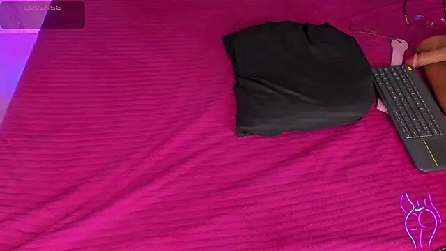 XXX chat uživo modela MiaKay1