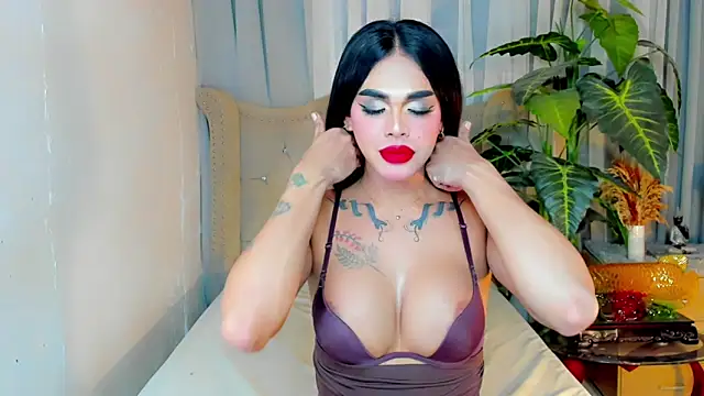 MochaliciousTransOnTop Pertunjukan Webcam