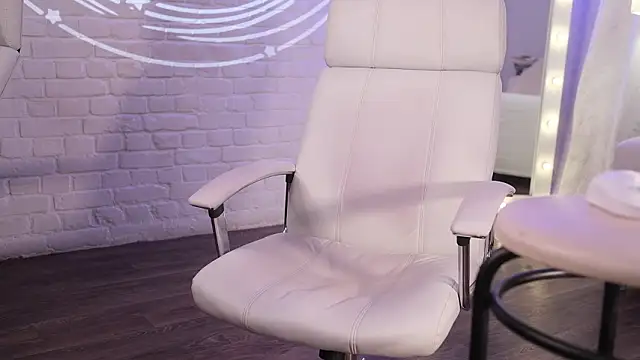 Margo_Pearls Live XXX-chat