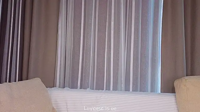 Онлайн чат XXX LurleneRamo