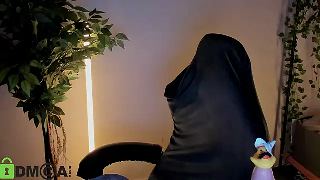 Mia_R0ss Chat XXX in diretta