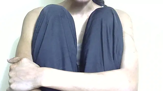 Anu_tiny's Live XXX Chat