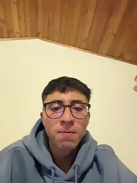 CamiRojas_boy 网络视讯表演