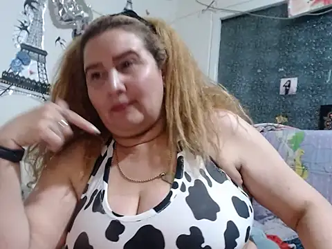 Perla1981-- – Live XXX-chat