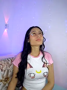 دردشة NayeCloud الجنسية المباشرة