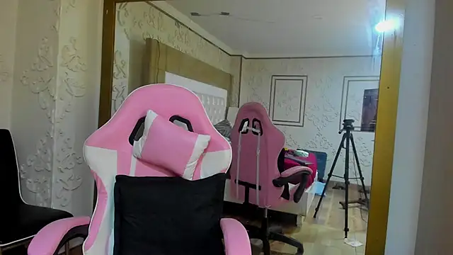 TaraaHot Adlı Modelin Canlı XXX Sohbeti