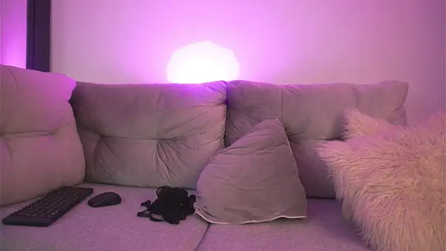 alanajonhsonm Adlı Modelin Canlı XXX Sohbeti