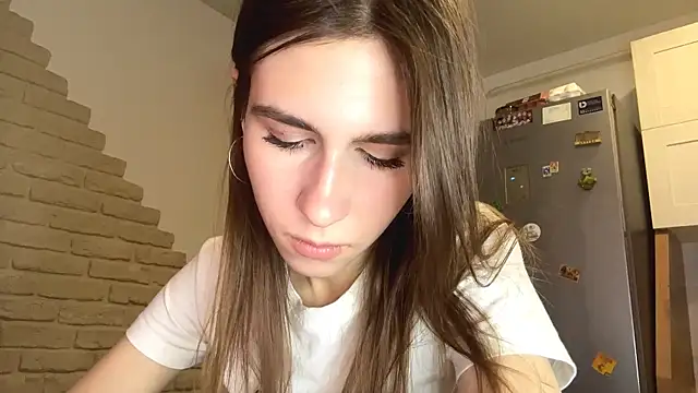 ElsieKuhlmann Adlı Modelin Canlı XXX Sohbeti