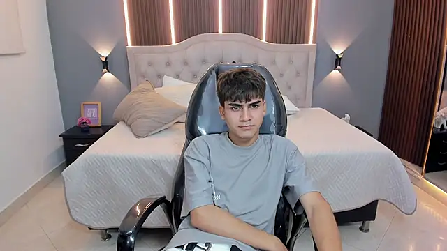 Tommy18__のライブXXXチャット