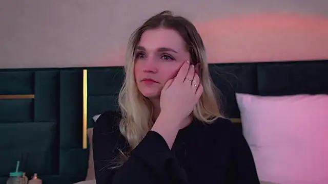 AnnyRaii's Webcam Show