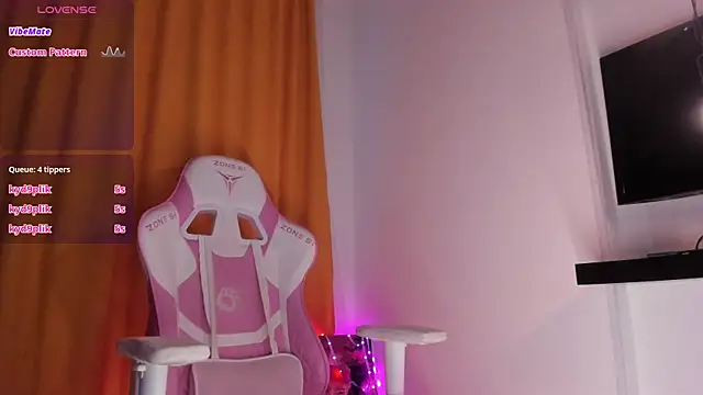 دردشة SueNiceeeee الجنسية المباشرة