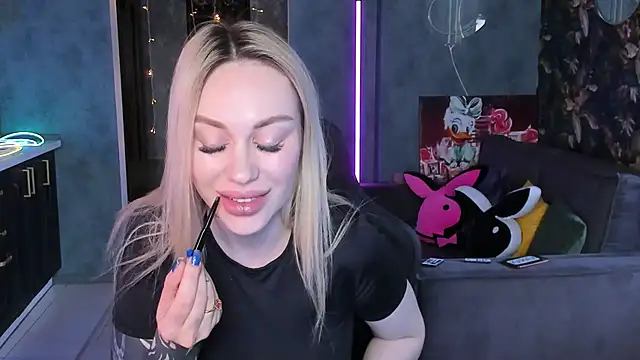 Blckmirrorr Adlı Modelin Canlı XXX Sohbeti