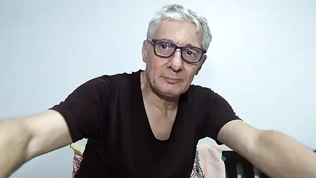 دردشة BIGUNCUTHARDCOCK الجنسية المباشرة