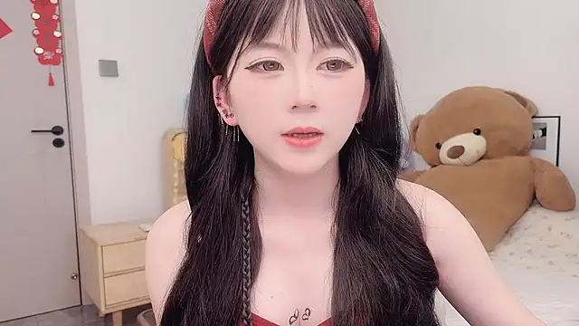 lnua-lnua élő XXX-chatje