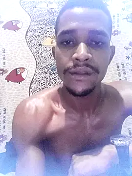 LATREL22ctmtrs – webcam-show