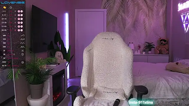 Break-me-Shake-me Live XXX-Chat