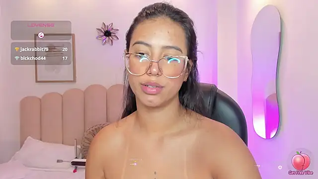 raven_stonee élő XXX-chatje