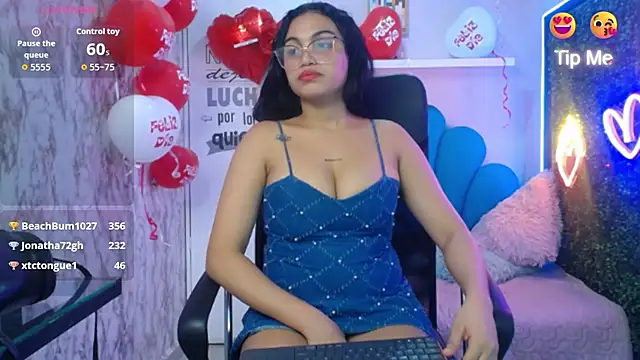 Вебкам-шоу valeria_martinez19