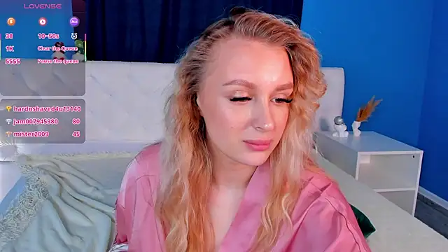 KiraRuiz élő XXX-chatje